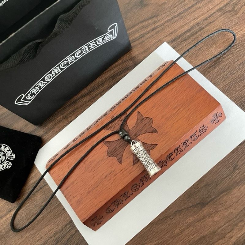 Ch*0me He**ts necklaces